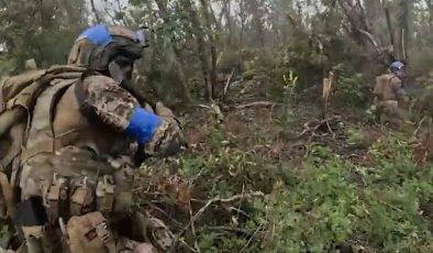 Rus siper hattına taarruz eden Ukrayna askerleri